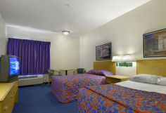 Red Roof Inn Phoenix Airport 02.[1]